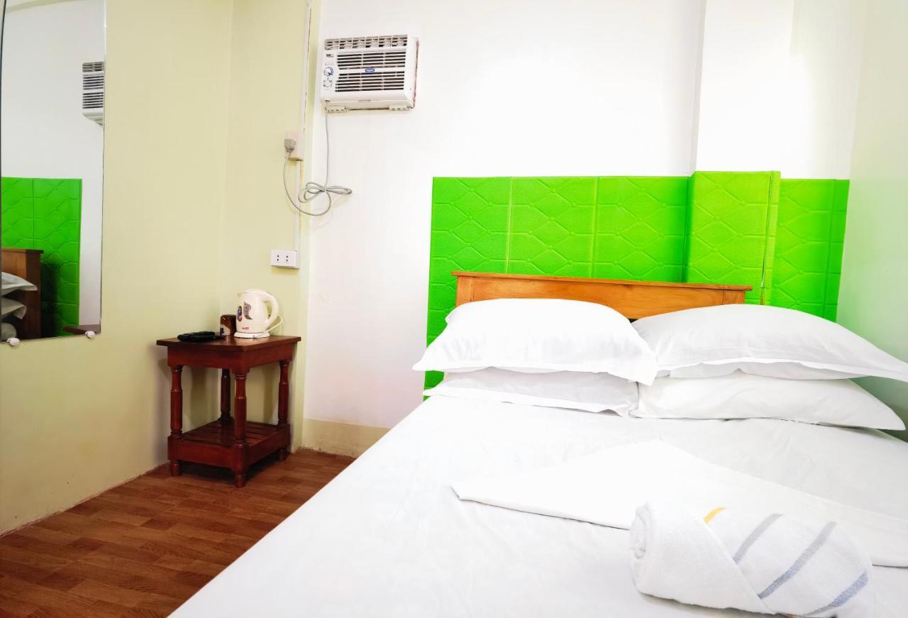RedDoorz D128 Lodge Cagayan Valley Tuguegarao City Dış mekan fotoğraf