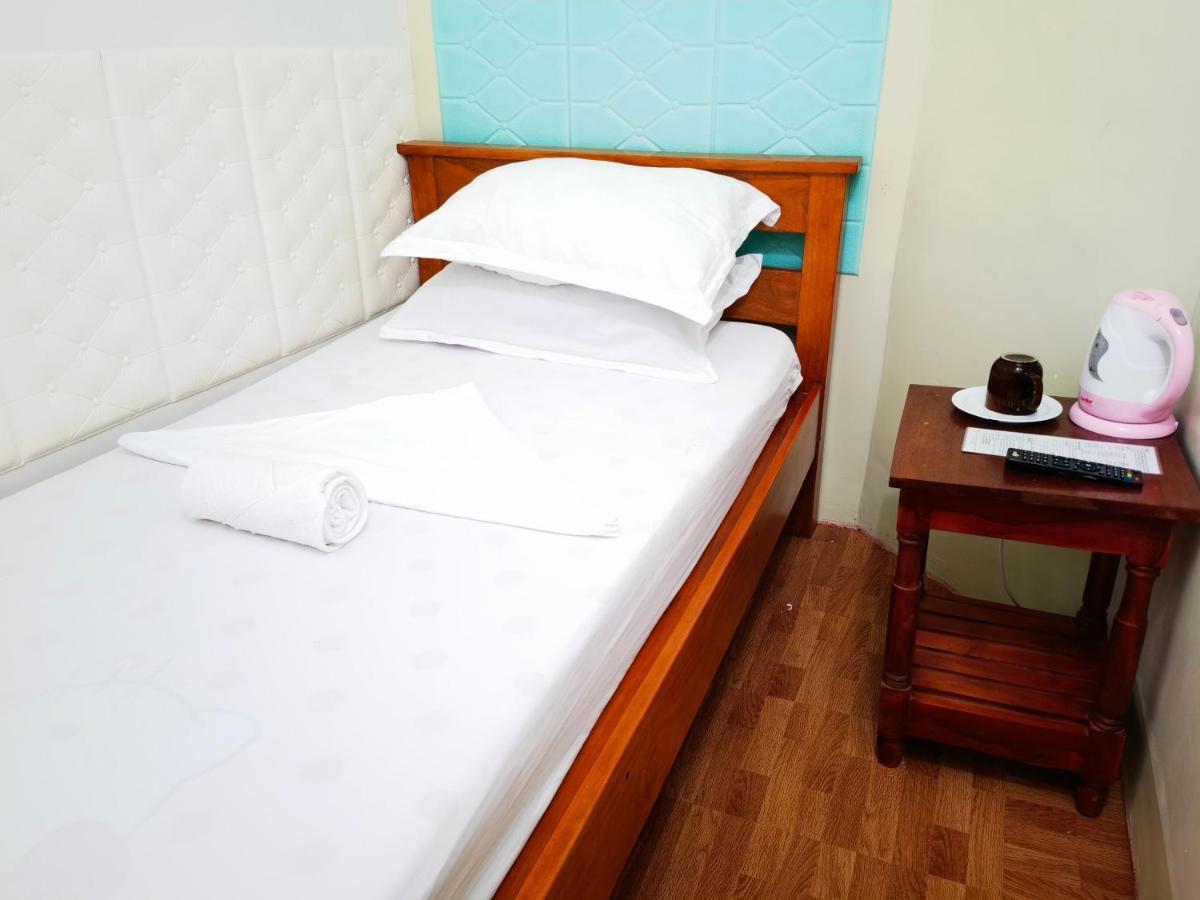 RedDoorz D128 Lodge Cagayan Valley Tuguegarao City Dış mekan fotoğraf