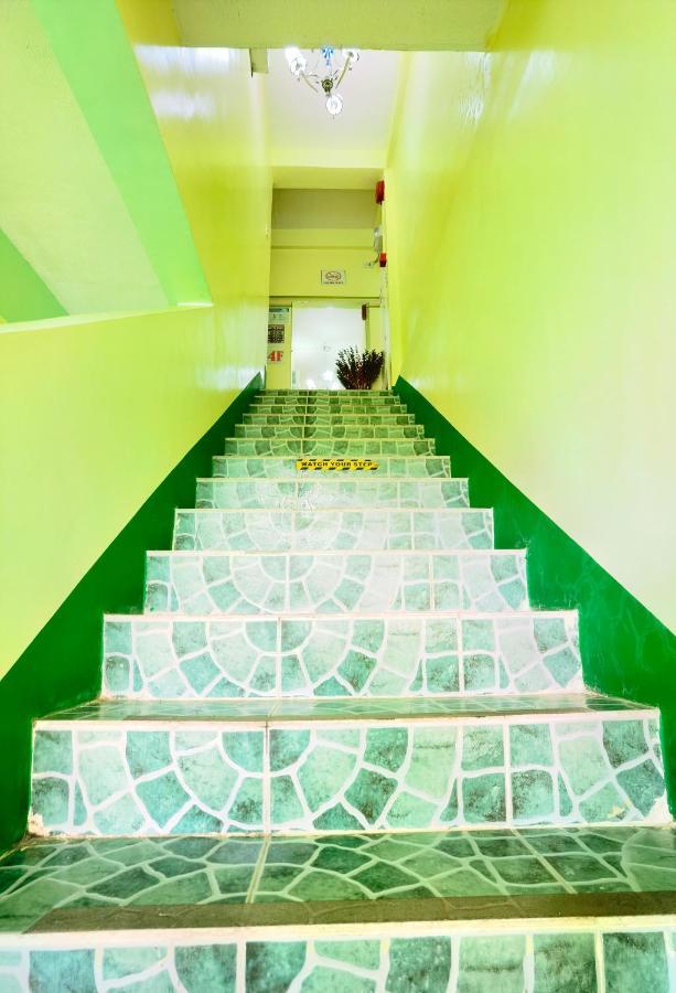 RedDoorz D128 Lodge Cagayan Valley Tuguegarao City Dış mekan fotoğraf