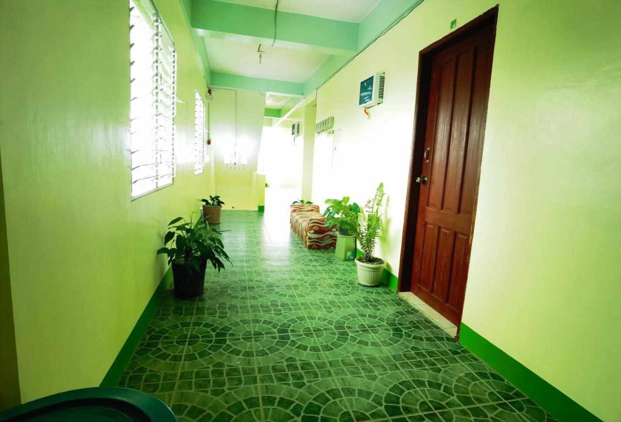 RedDoorz D128 Lodge Cagayan Valley Tuguegarao City Dış mekan fotoğraf